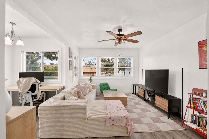 More Photos Of 922 SW 7th Ave, Gainesville Apartments For Sale