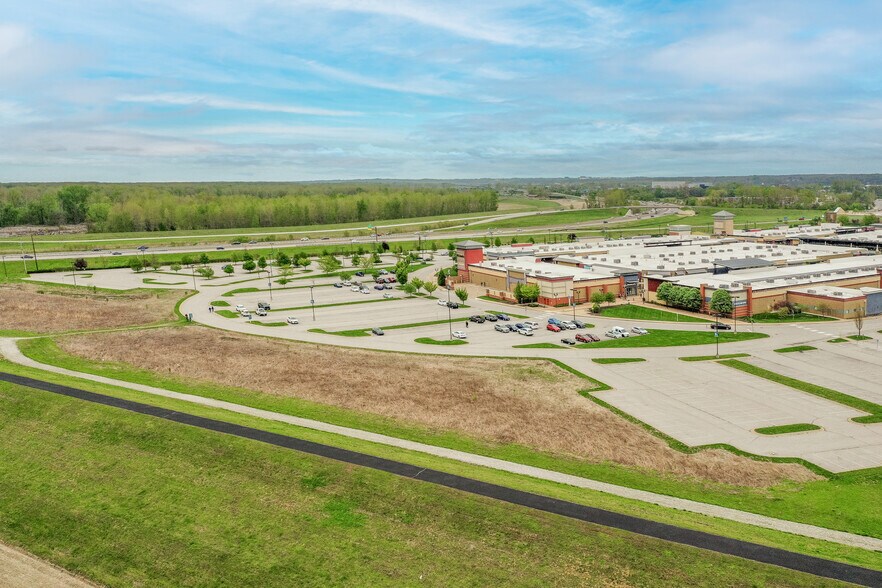 More Photos Of 18575 Outlet Blvd, Chesterfield Land For Lease