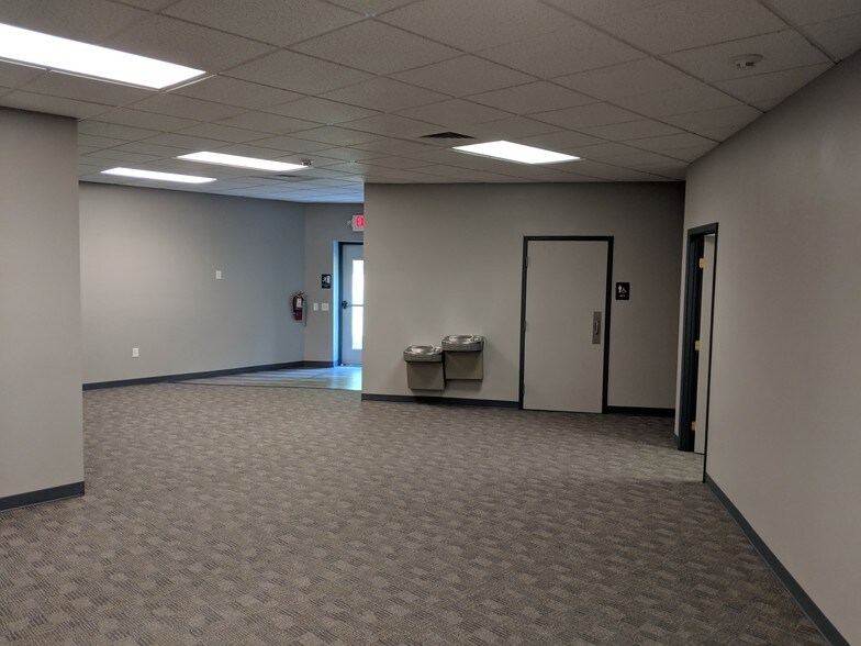 More Photos Of 1400 Proline Pl, Gettysburg Office For Sale
