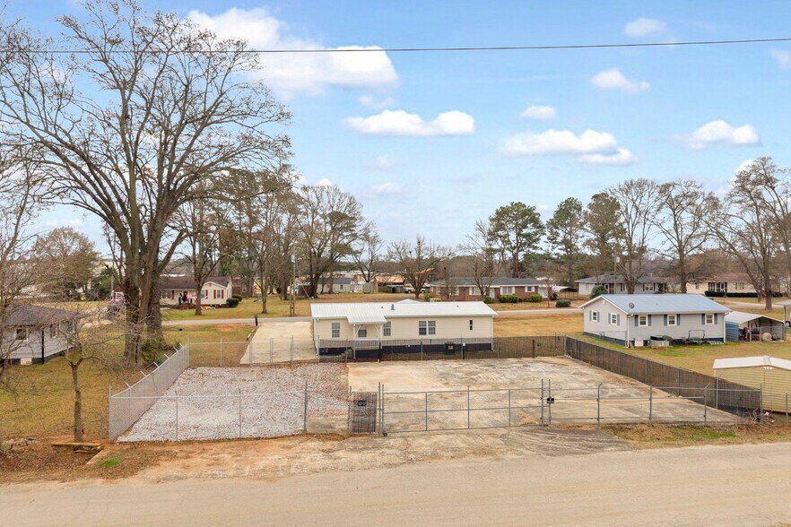 More Photos Of 38 maurice Way, Lavonia Office For Lease