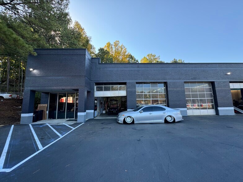 More Photos Of 621 Indian Trail Rd NW, Lilburn General Retail For Sale