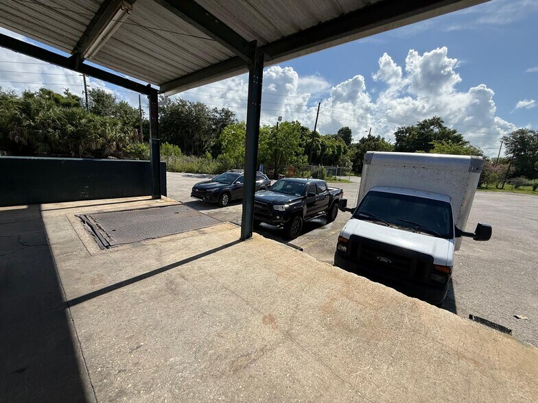 More Photos Of 325 Rand Yard Rd, Sanford Warehouse For Lease