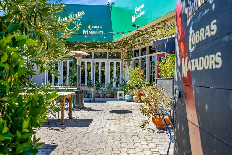 Primary Photo Of 7501-7507 Melrose Ave, Los Angeles Restaurant For Lease