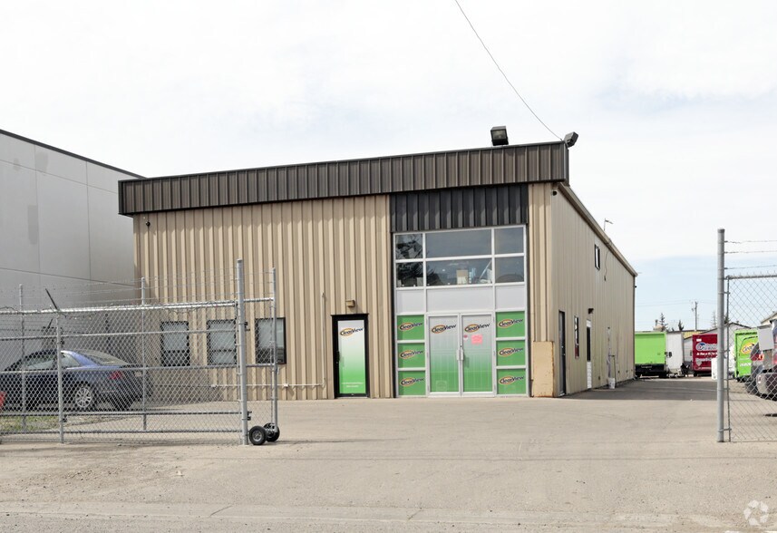 More Photos Of 4805 32nd St SE, Calgary Industrial For Sale