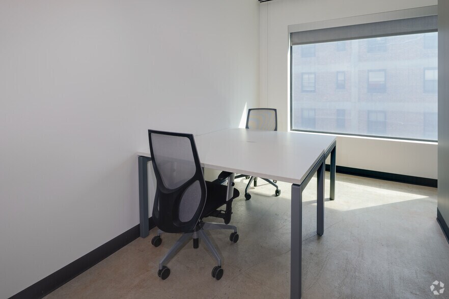 More Photos Of 5113 S Harper Ave, Chicago Coworking Space