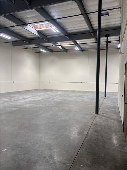 More Photos Of 9528 E Rush St, South El Monte Manufacturing For Lease