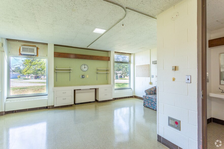 More Photos Of 1890 E Apple Ave, Muskegon Assisted Living For Sale