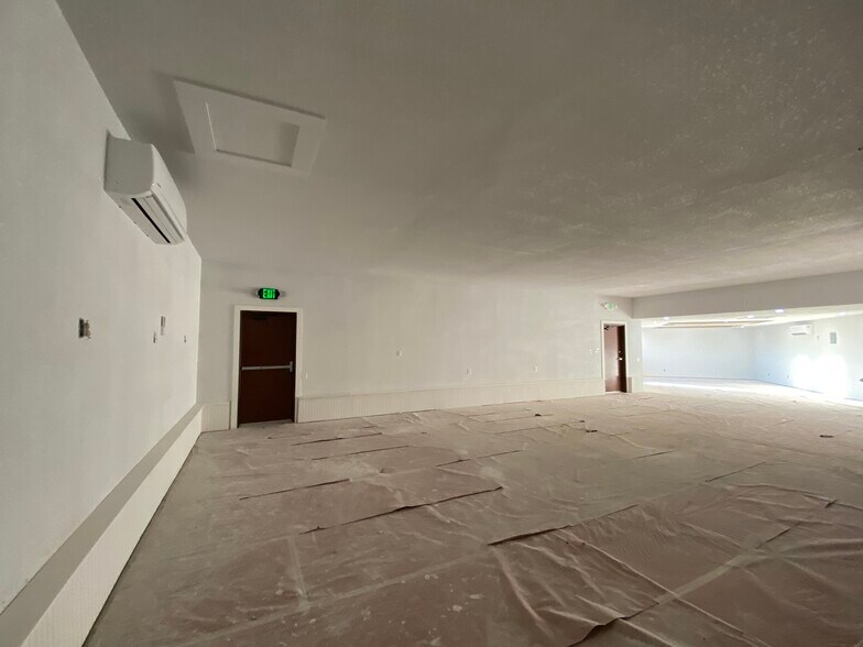 More Photos Of 817 Marshall St, Albert Lea Flex For Sale