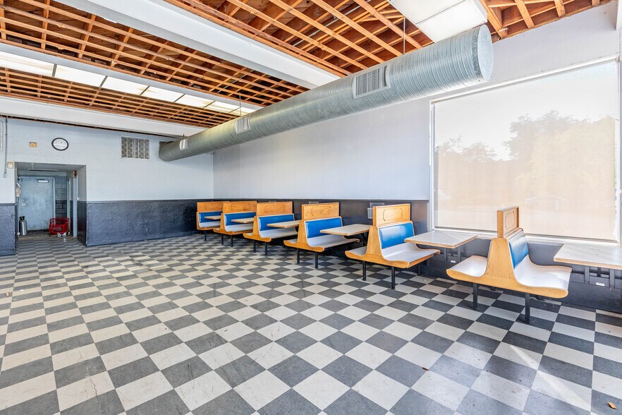 More Photos Of 4900-4922 Folsom Blvd, Sacramento Restaurant For Sale