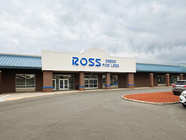 More Photos Of 1100 SW 28th St, Wyoming Unknown For Lease