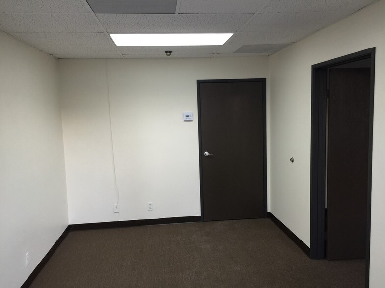More Photos Of 7505 Jurupa Ave, Riverside Light Manufacturing For Lease
