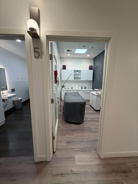 More Photos Of 8929 Madison Ave, Fair Oaks Freestanding For Lease