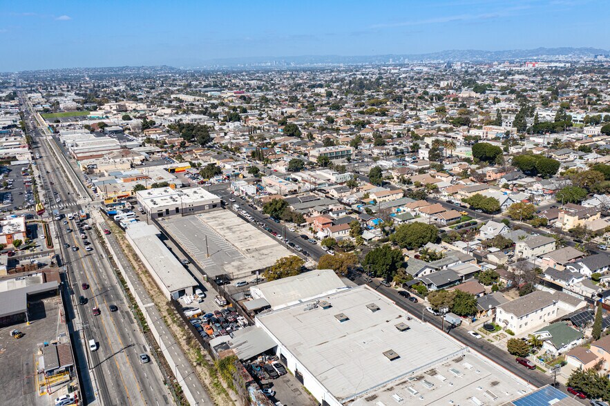 More Photos Of 1180 E 58th St, Los Angeles Manufacturing For Sale