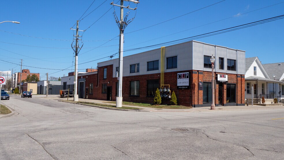 More Photos Of 400 Erie St E, Windsor Warehouse For Lease
