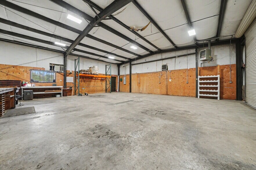 More Photos Of 11020 N State Highway 49, Martell Freestanding For Sale