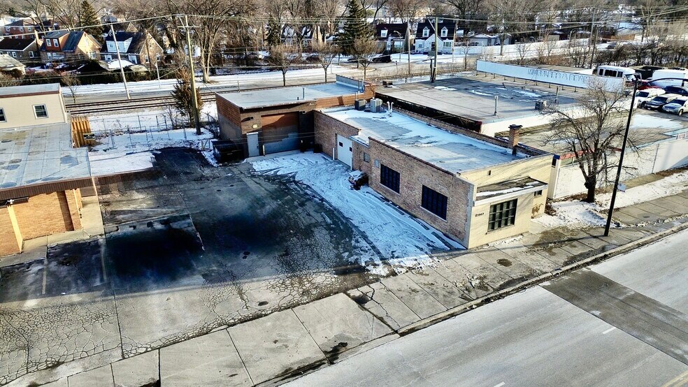 Primary Photo Of 3947 W Columbus Ave, Chicago Industrial For Lease