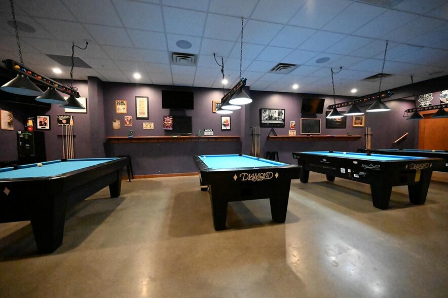 More Photos Of 124 Holmes St S, Shakopee Bar For Sale
