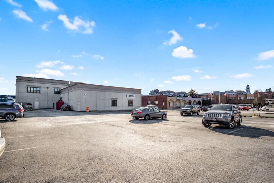 More Photos Of 110 Willis Ave, Mineola Rehabilitation Center For Sale