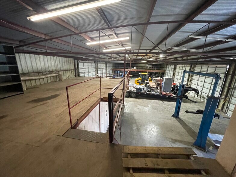 More Photos Of 14685 Old Frio City Rd, Lytle Warehouse For Sale