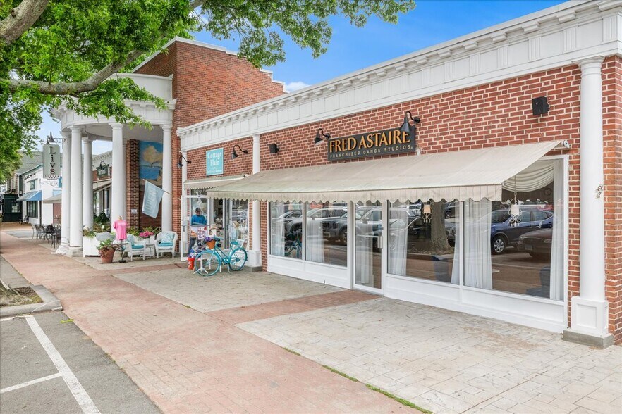 More Photos Of 162-170 Main St, Old Saybrook Storefront Retail Office For Lease