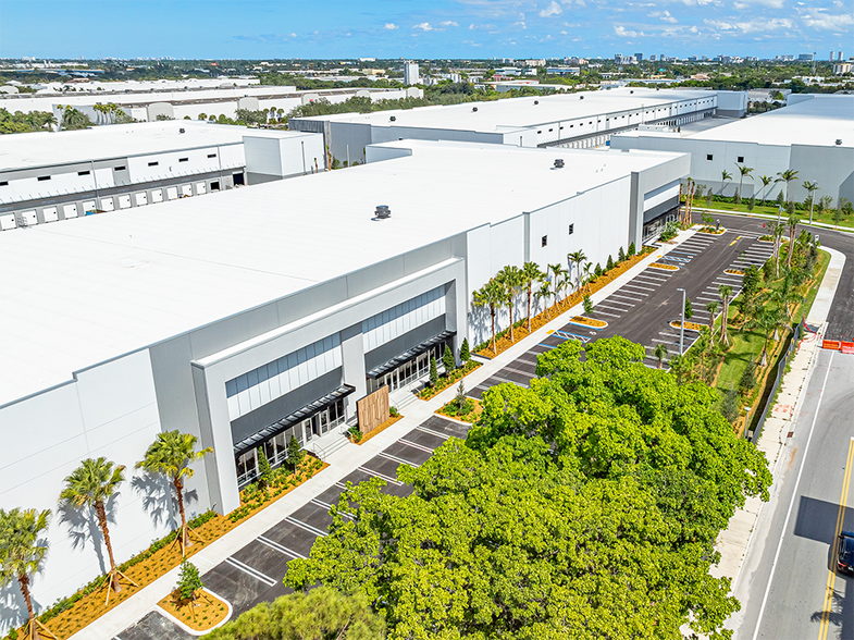 More Photos Of 311 Racetrack Loop, Pompano Beach Unknown For Lease