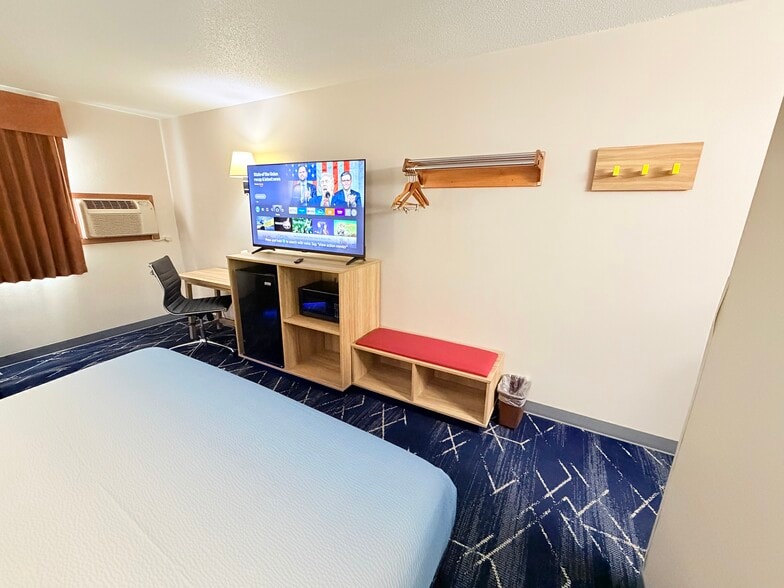 More Photos Of 800 Mammoth St, Hot Springs Hotel For Sale