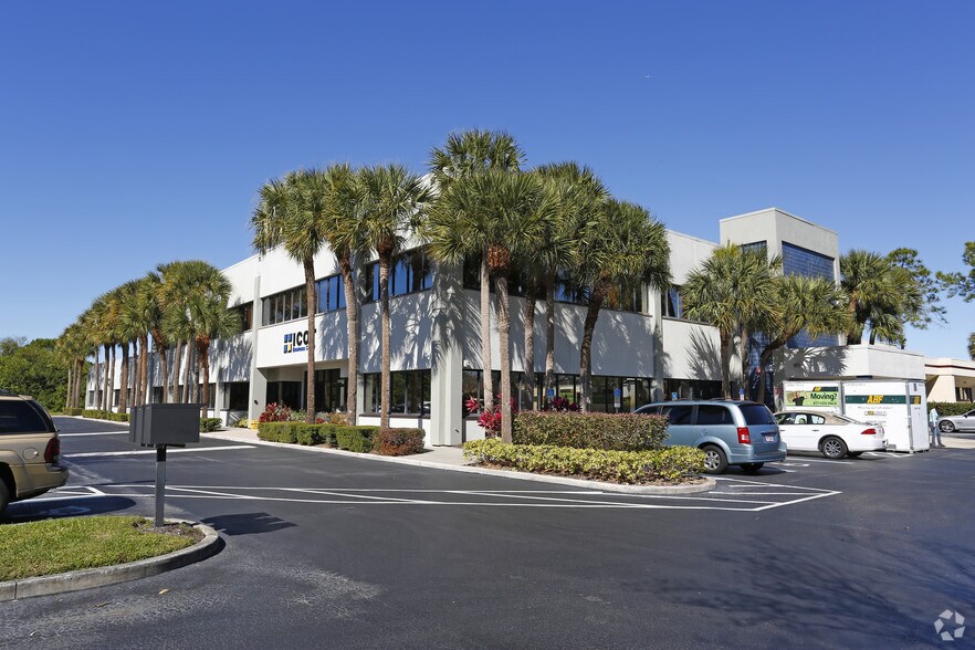 More Photos Of 14100 58th St N, Clearwater Medical For Lease