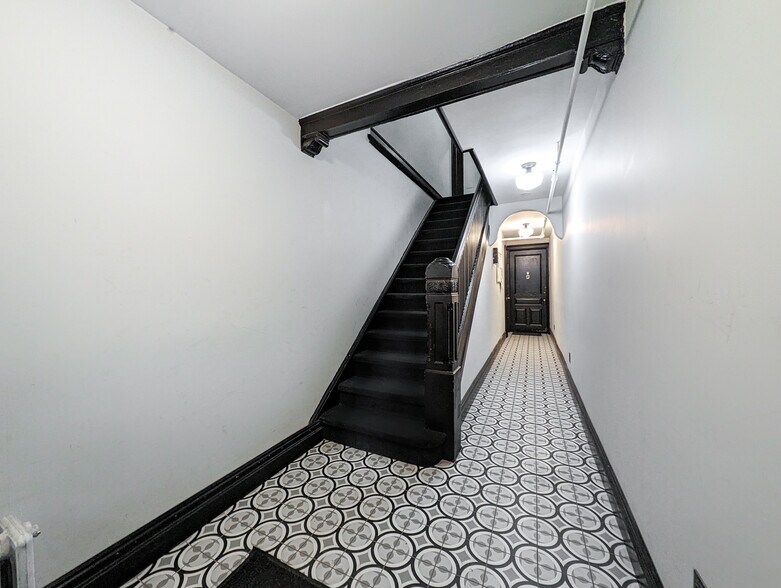 More Photos Of 54 W 71st St, New York Apartments For Sale