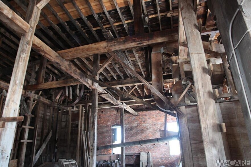 More Photos Of 203 S Main St, Mount Victory Manufacturing For Sale