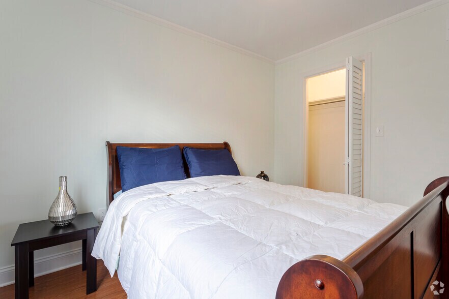 More Photos Of 2125 Joseph E Boone Blvd, Atlanta Apartments For Sale