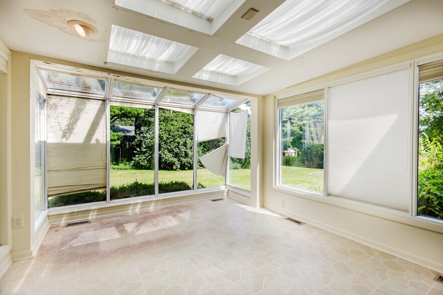 More Photos Of 3025 Breckenwood Dr, Lexington Multifamily For Sale