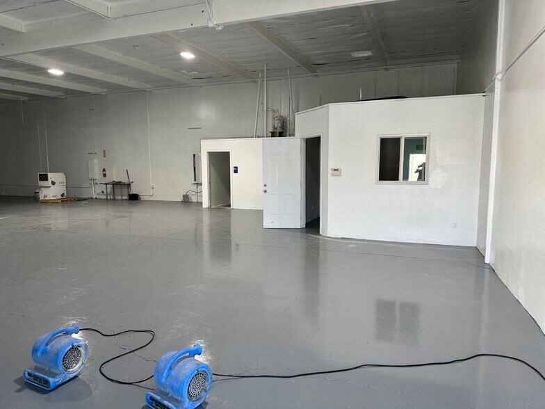 More Photos Of 5102-5108 Azusa Canyon Rd, Irwindale Unknown For Lease