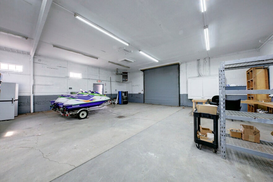 More Photos Of 36050 Goddard Rd, Romulus Auto Repair For Sale