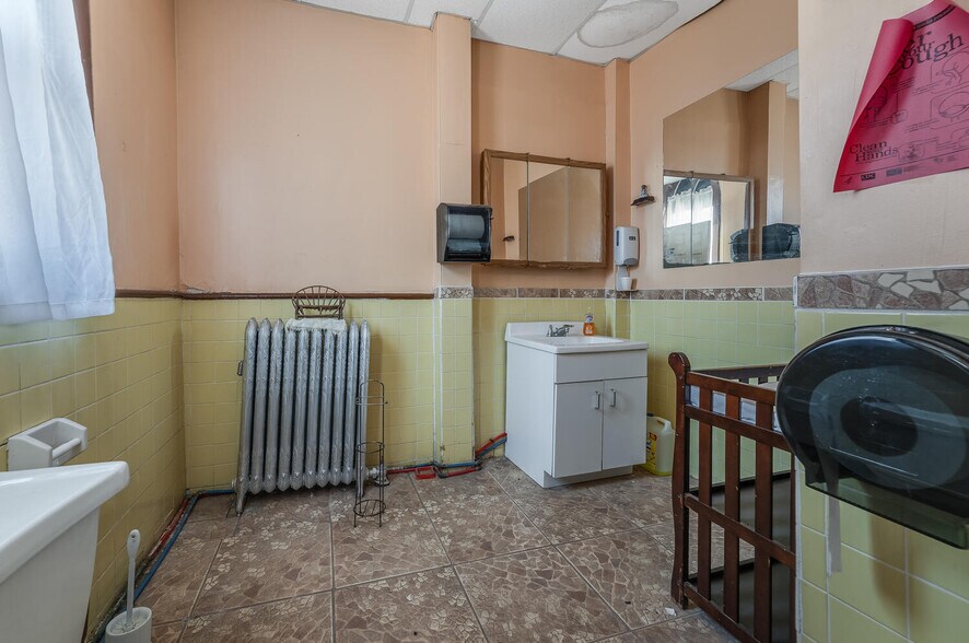 More Photos Of 220-222 Littleton Ave, Newark Religious Facility For Sale