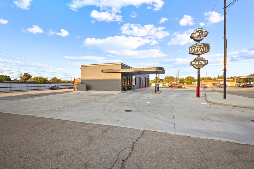More Photos Of 312 Main St, Weatherford Land For Sale