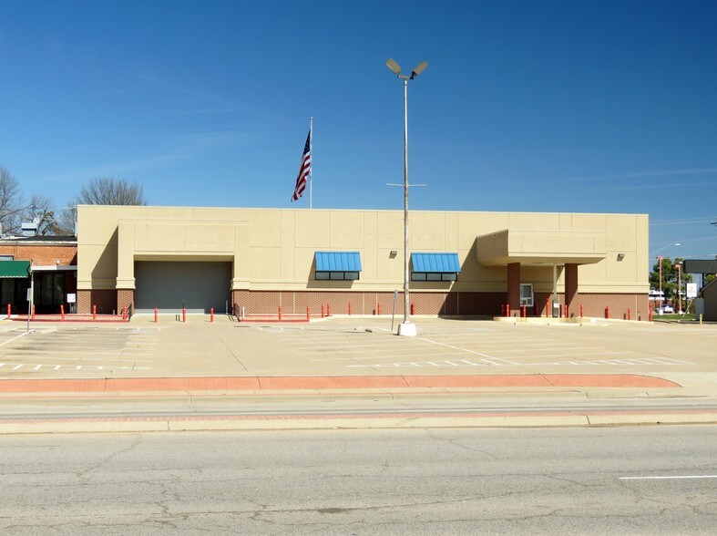 32023340 W Okmulgee St, Muskogee, OK 74401 For Lease