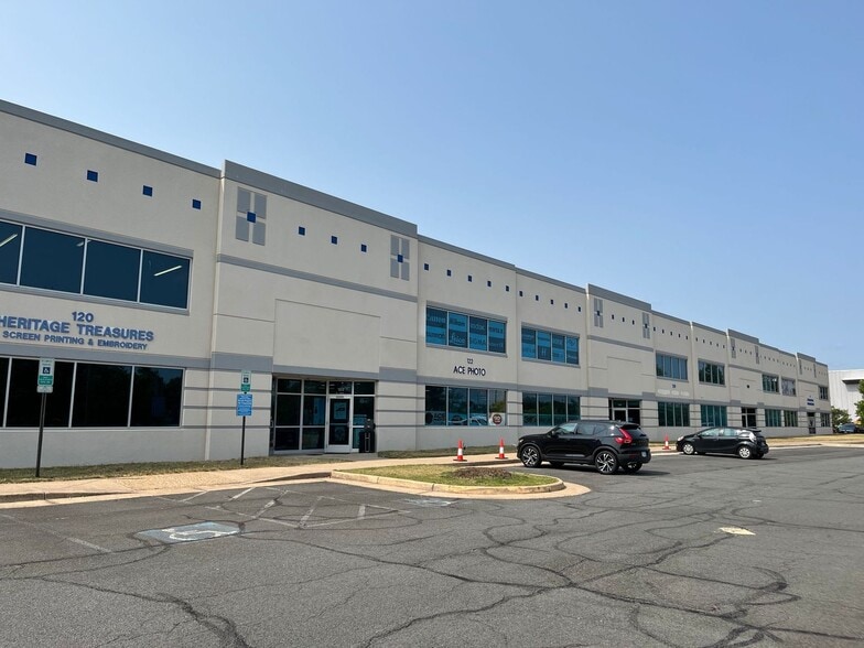 More Photos Of 44710 Cape Ct, Ashburn Light Distribution For Lease