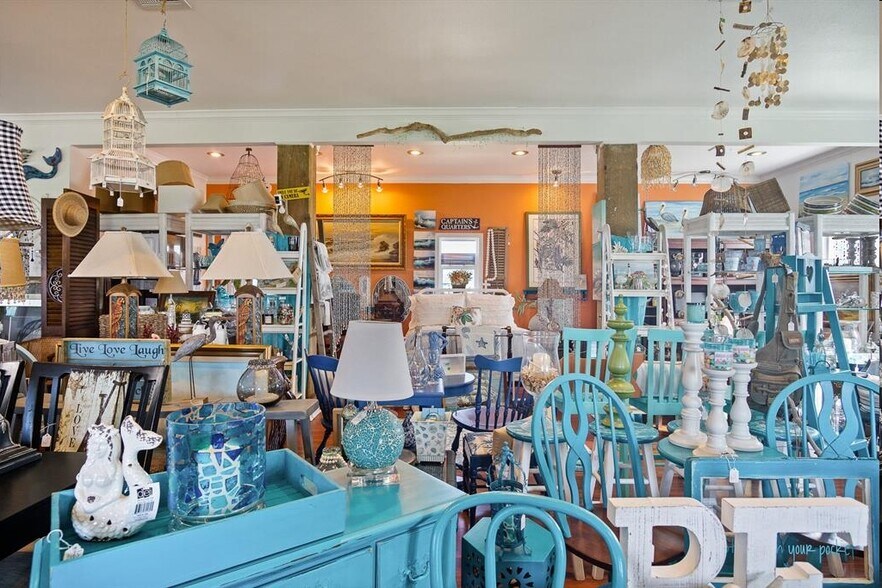 More Photos Of 2570 Hwy 87, Crystal Beach Freestanding For Sale