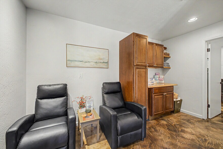 More Photos Of 7506 E Monterey Way, Scottsdale Office For Sale