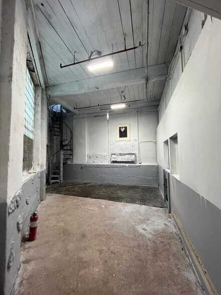 More Photos Of 3108 Fox St, Philadelphia Light Manufacturing For Lease