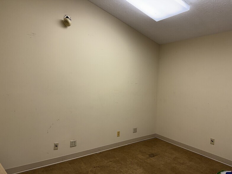 More Photos Of 160 Sagamore Pky W, West Lafayette Office For Lease