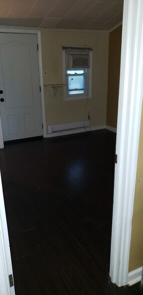 More Photos Of 1303 Veterans Hwy, Bristol Office For Sale