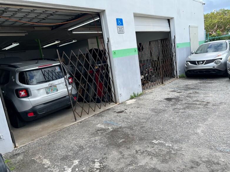 More Photos Of 2130 Johnson St, Hollywood Warehouse For Sale