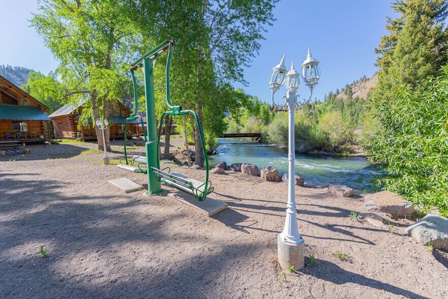 More Photos Of 860 County Road 142, Lake City Hotel For Sale