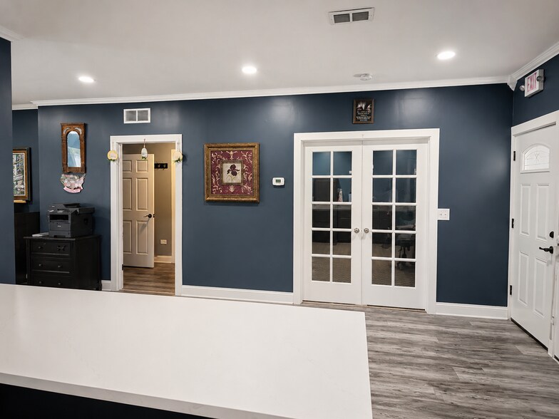 More Photos Of 308 E South St, Plano Office For Sale