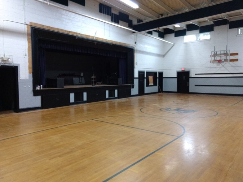 More Photos Of 130 Jackson St, Cement City Schools For Sale