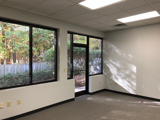 More Photos Of 6817 Falls of Neuse Rd, Raleigh Office For Sale