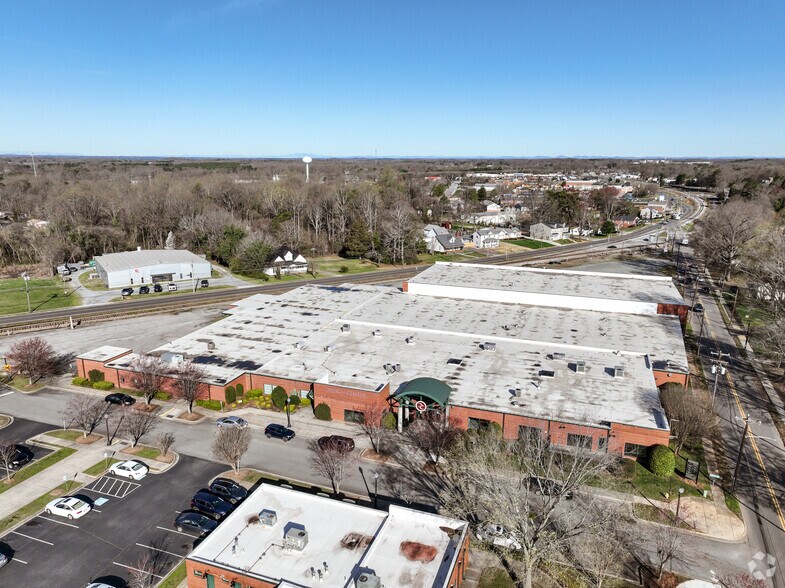 More Photos Of 532 Patterson Ave, Mooresville Unknown For Lease