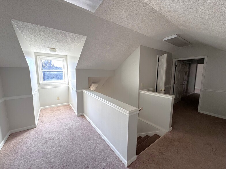 More Photos Of 471 S Main St, Cleveland Office For Sale