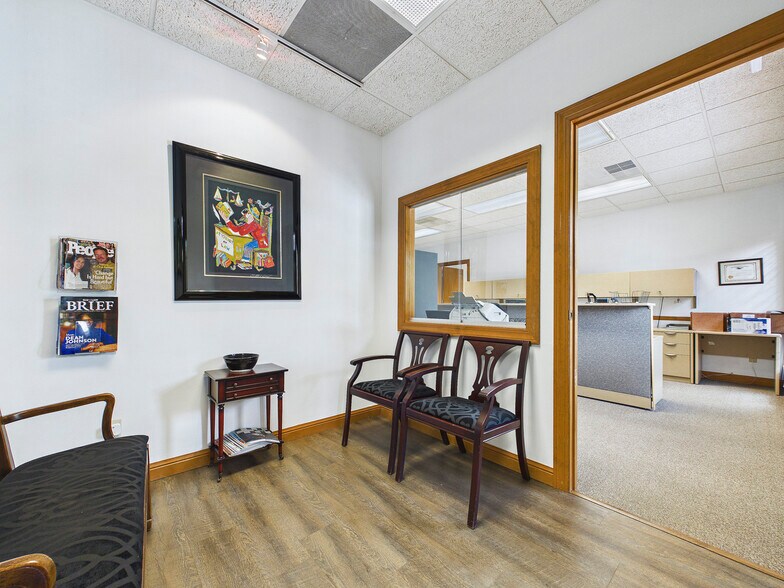 More Photos Of 5 Executive Woods Ct, Swansea Medical For Sale